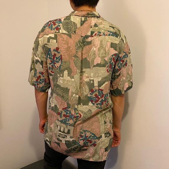 Vintage patterned silk T shirt button down - Picture 2 of 5